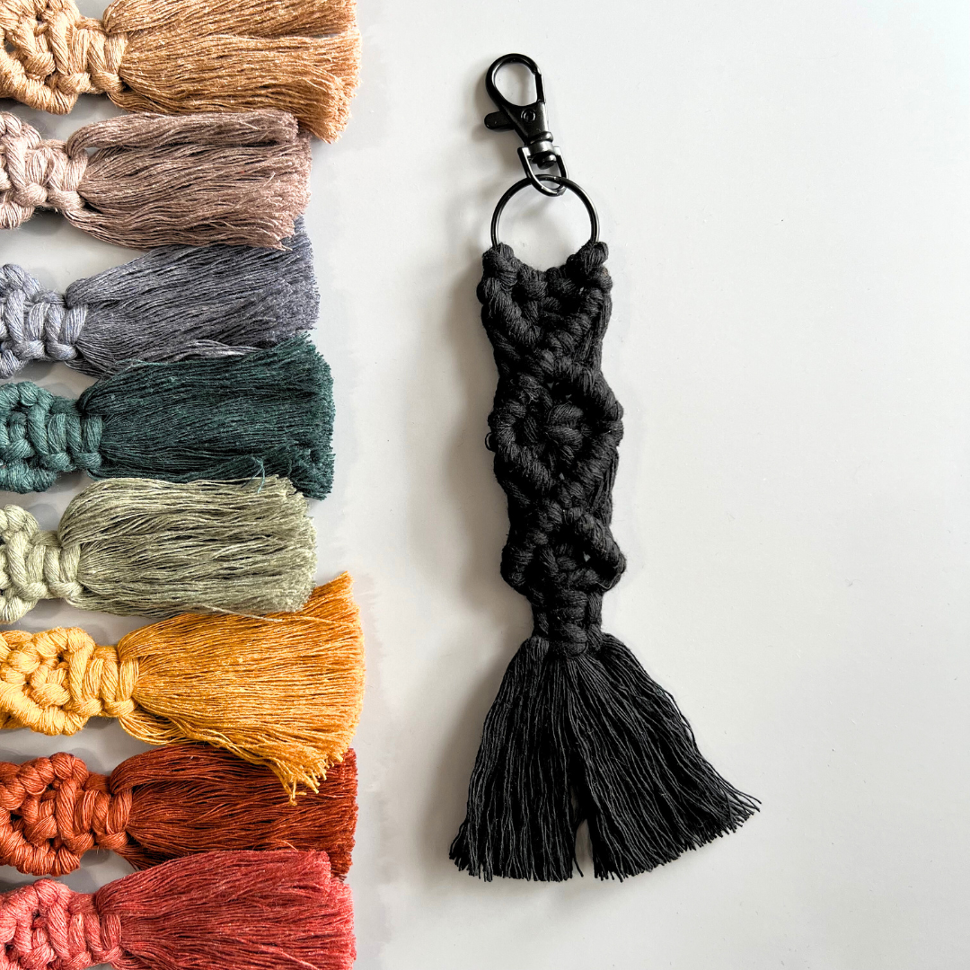 classic macrame // keychain