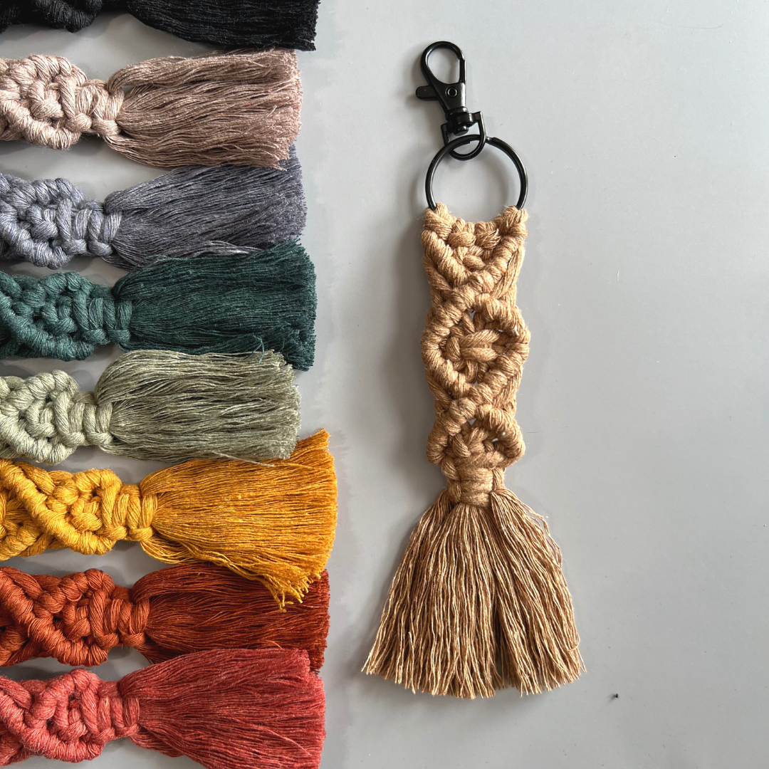 classic macrame // keychain