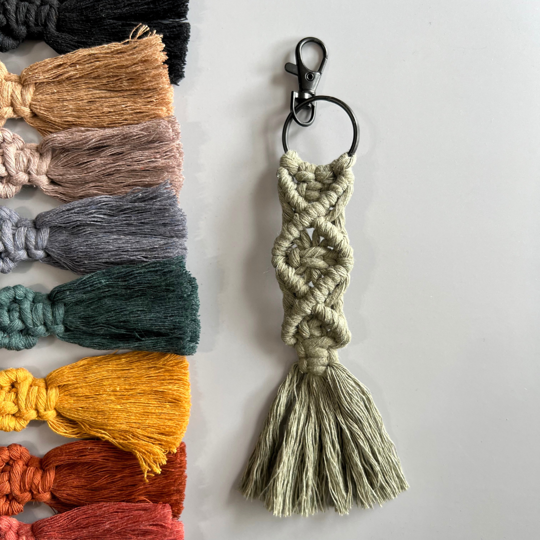 classic macrame // keychain