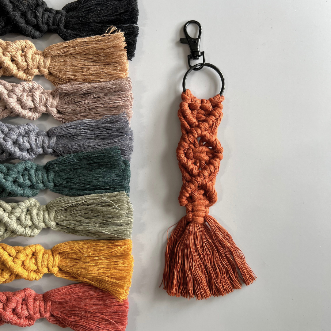 classic macrame // keychain