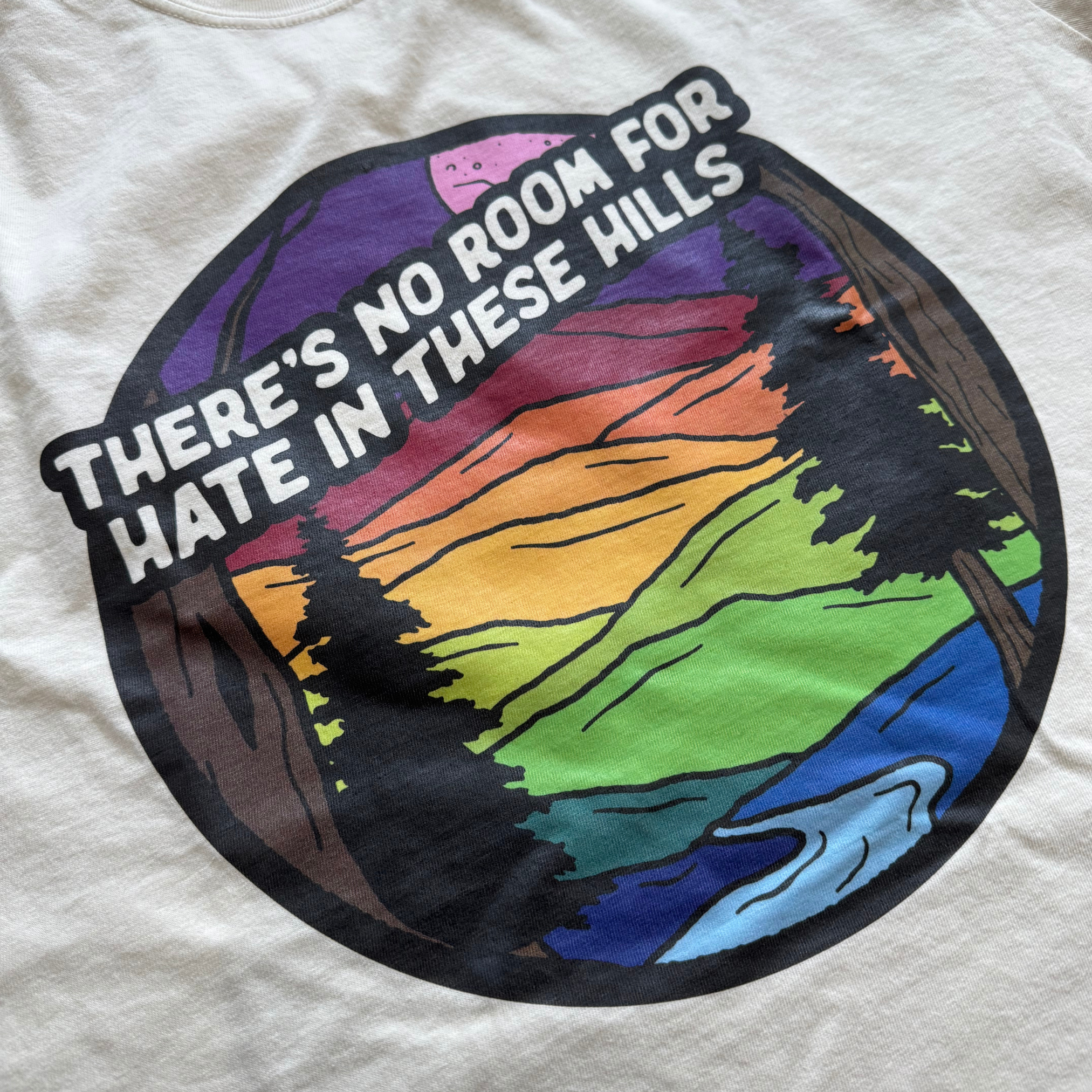 No room for hate // T-shirt or Women's crop