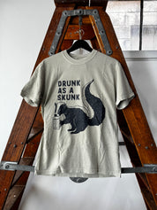 Drunk as a skunk // T-shirt